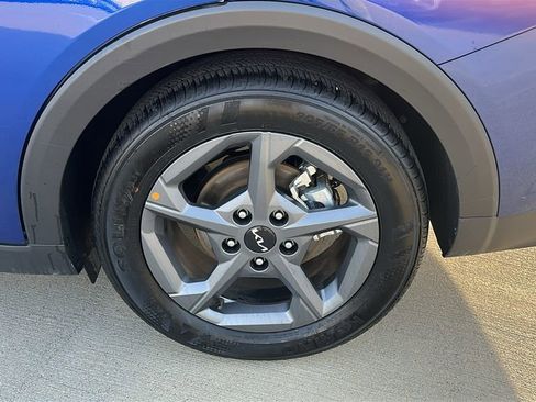 Used 2025 Kia K4 LXS image 17