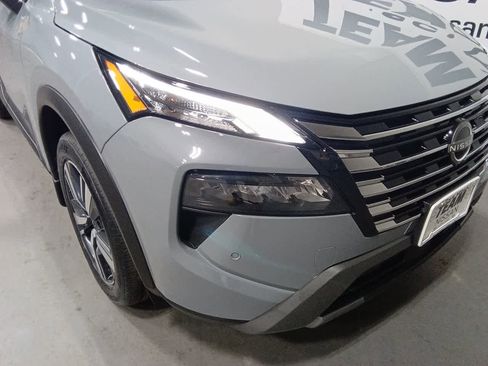 Used 2024 Nissan Rogue SL w/ SL Premium Package image 31