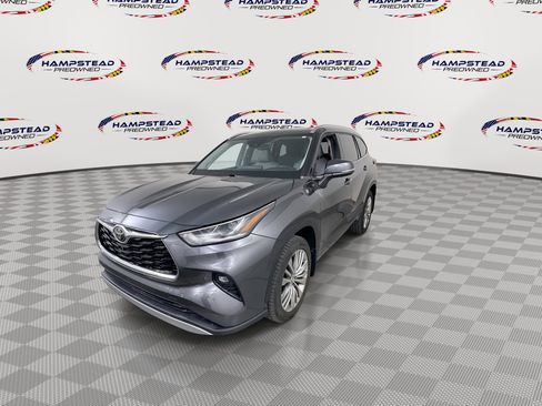 Used 2021 Toyota Highlander Platinum image 4