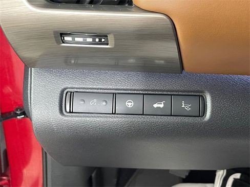 Used 2023 Nissan Pathfinder Platinum w/ Cargo Package image 14