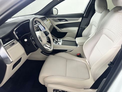 Used 2026 Jaguar F-PACE R-Dynamic S AWD/4WD image 4
