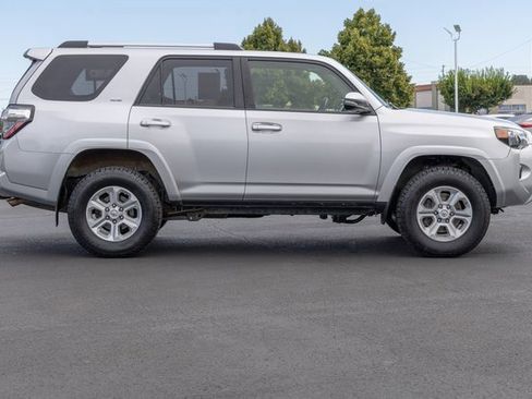 Used 2019 Toyota 4Runner SR5 Premium image 5