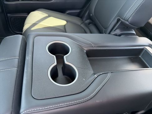 Used 2025 Honda Pilot EX-L image 11