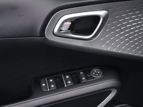 Used 2023 Kia Soul S image 24