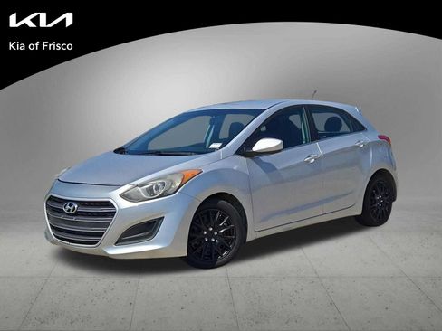 Used 2017 Hyundai Elantra GT FWD image 1