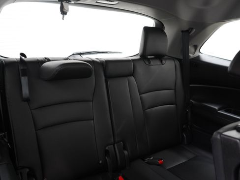 Used 2018 Honda Pilot Touring image 13