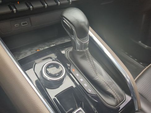 Used 2023 GMC Canyon Denali w/ Denali Black Edition image 19