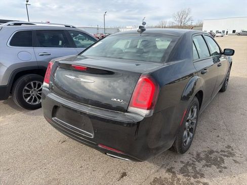Used 2018 Chrysler 300 S w/ 300S Premium Group image 11