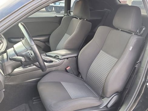 Used 2022 Dodge Challenger R/T w/ Blacktop Package image 11