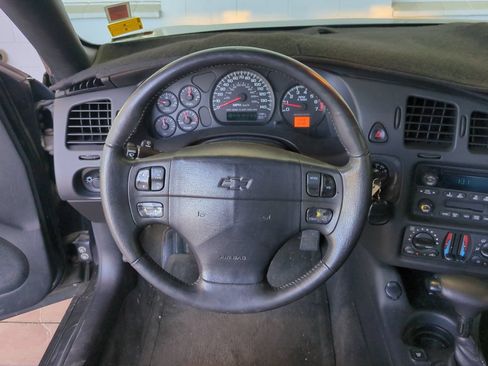 Used 2005 Chevrolet Monte Carlo SS w/ Preferred Equipment Group FWD image 16