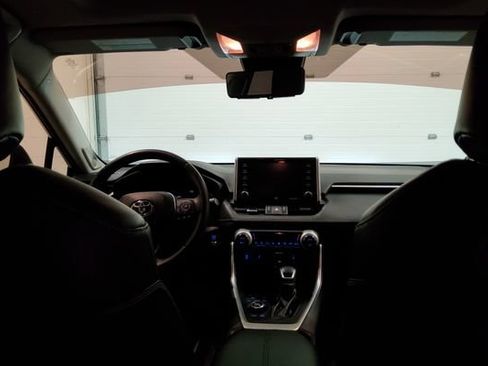 Used 2019 Toyota RAV4 Limited w/ Advanced Technology Package AWD/4WD image 20