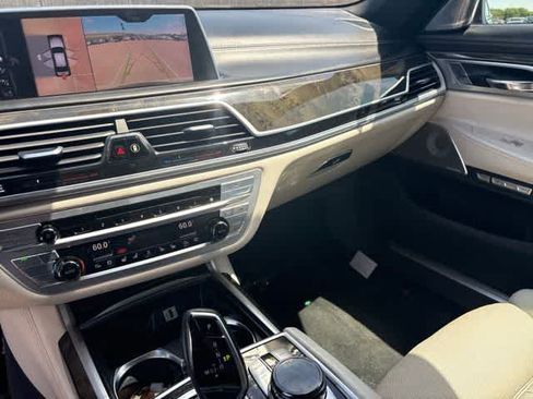 Used 2017 BMW 740i RWD image 21