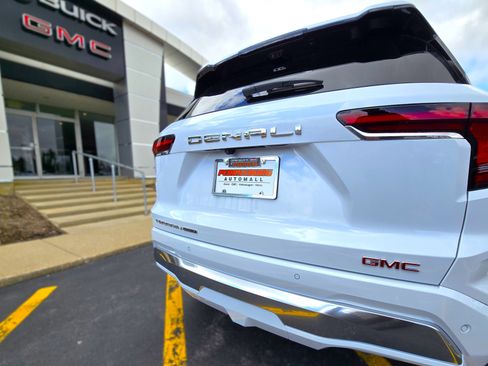 New 2026 GMC Terrain Denali w/ LPO, Floor Liner Package image 31