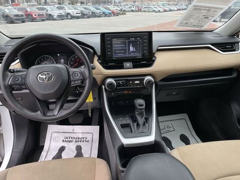 Used 2022 Toyota RAV4 LE FWD image 16