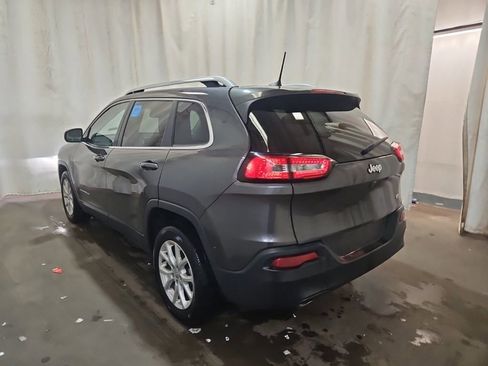 Used 2017 Jeep Cherokee Latitude w/ Cold Weather Group FWD image 3