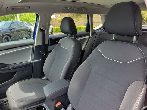 Used 2024 Volkswagen Taos SE image 21