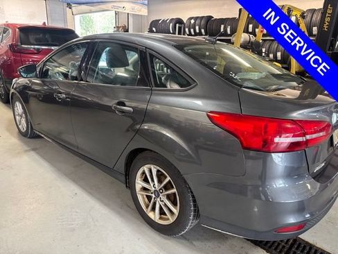 Used 2016 Ford Focus SE FWD image 4
