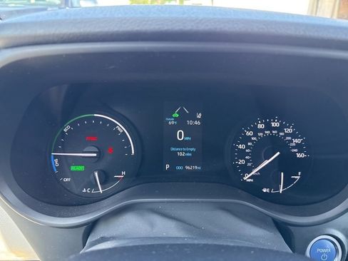Used 2021 Toyota Sienna LE FWD image 28