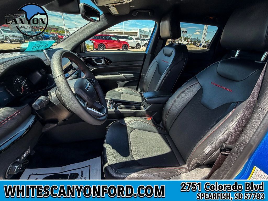 Used 2025 Jeep Compass Trailhawk AWD/4WD image 5
