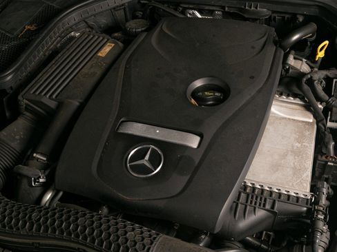 Used 2017 Mercedes-Benz C 300 4MATIC Cabriolet image 40