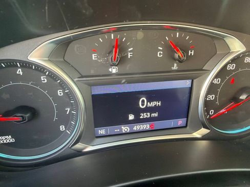 Used 2024 Chevrolet Equinox RS FWD image 19
