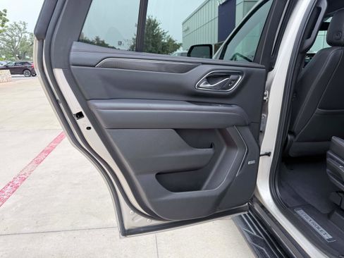 Used 2022 Chevrolet Tahoe RST w/ Luxury Package RWD image 13