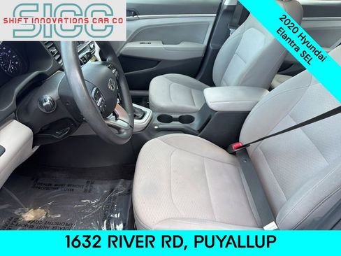 Used 2020 Hyundai Elantra SEL image 14
