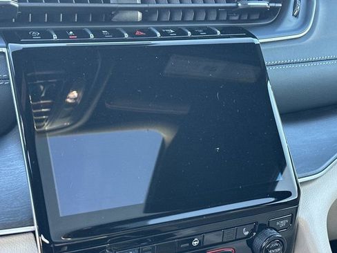 New 2025 Jeep Grand Cherokee L Limited image 25