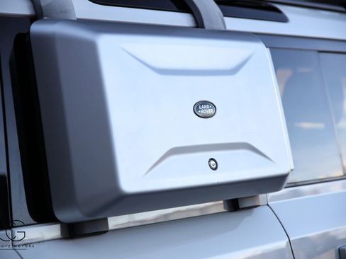 Used 2021 Land Rover Defender 110 SE image 21