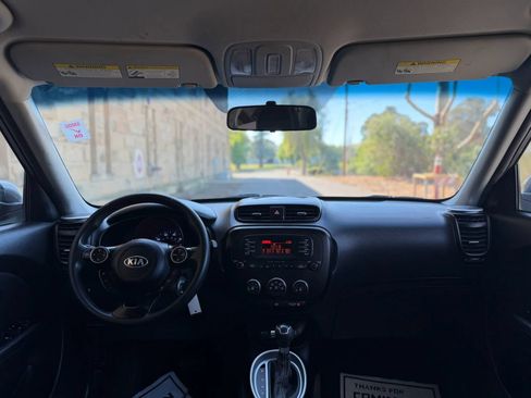 Used 2014 Kia Soul + FWD image 12