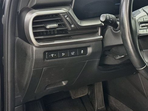 Used 2025 Kia Telluride S AWD/4WD image 17