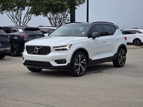 Used 2021 Volvo XC40 T5 R-Design w/ Advanced Package AWD/4WD image 2