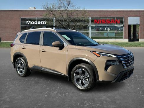 Certified 2025 Nissan Rogue SV w/ SV Premium Package image 5