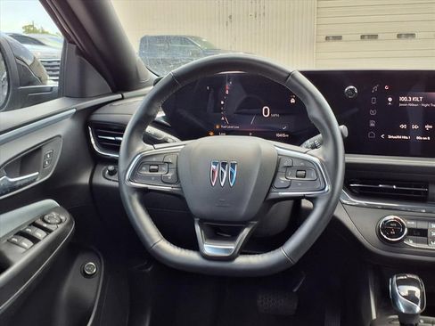 Used 2025 Buick Envista Preferred w/ Convenience I Package FWD image 12