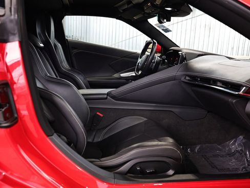 Used 2021 Chevrolet Corvette Stingray Coupe w/ Engine Appearance Package image 59