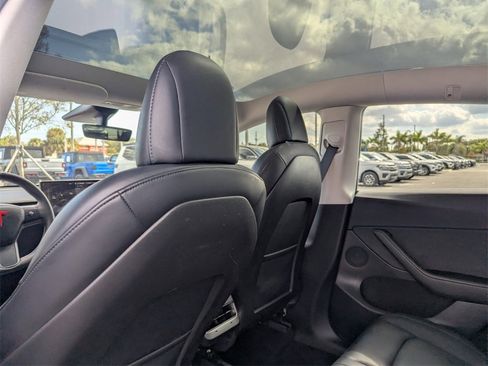 Used 2021 Tesla Model Y 2WD image 19