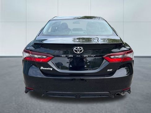 Used 2024 Toyota Camry SE FWD image 3