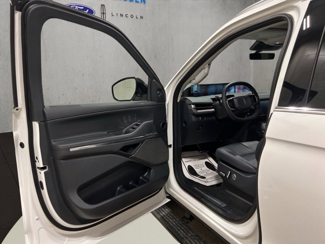 New 2027 Lincoln Navigator L Reserve AWD/4WD image 10