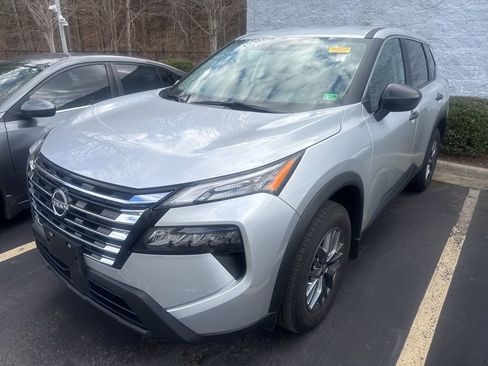 Certified 2024 Nissan Rogue S image 3