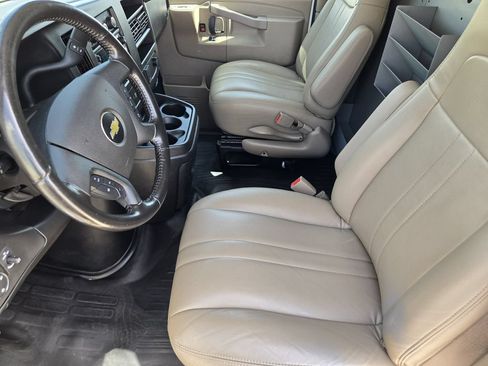 Used 2021 Chevrolet Express 3500 w/ Driver Convenience Package RWD image 13