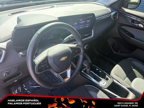 Used 2024 Chevrolet TrailBlazer LT w/ Convenience Package AWD/4WD image 19