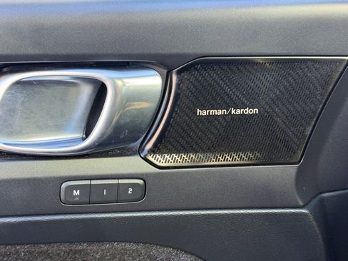 Used 2020 Volvo XC40 T5 R-Design w/ Protection Package Premier image 25