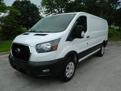 Used 2023 Ford Transit 250 Low Roof RWD image 1