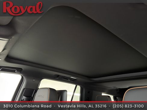 Used 2024 GMC Yukon AT4 w/ Technology Package AWD/4WD image 31