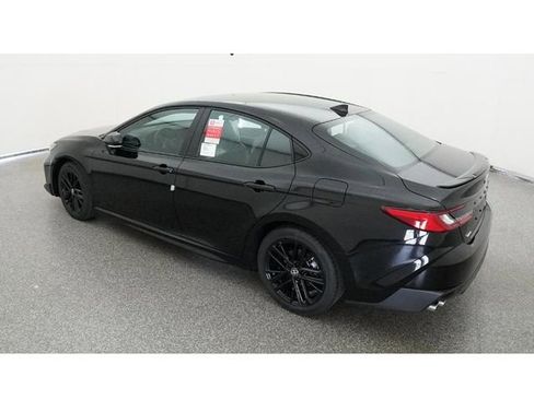 New 2026 Toyota Camry SE image 5