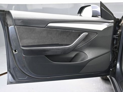 Used 2023 Tesla Model 3 Standard Range image 41