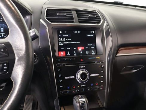 Used 2018 Ford Explorer Platinum image 5