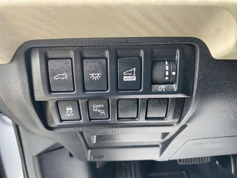 Used 2021 Subaru Ascent Premium w/ Convenience Package AWD/4WD image 36