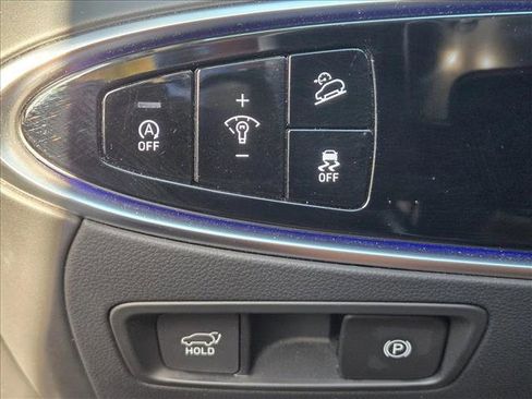 Used 2022 Genesis GV70 2.5T w/ Advanced Package image 11