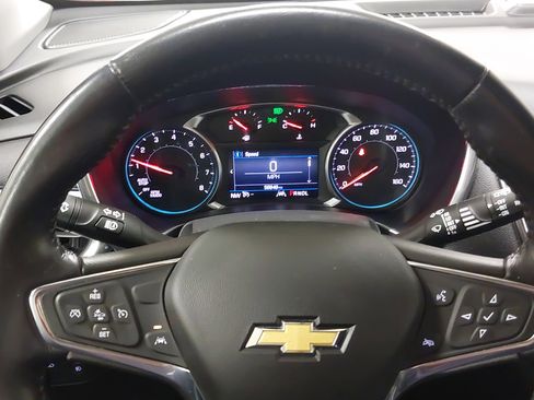 Used 2020 Chevrolet Equinox LT image 18